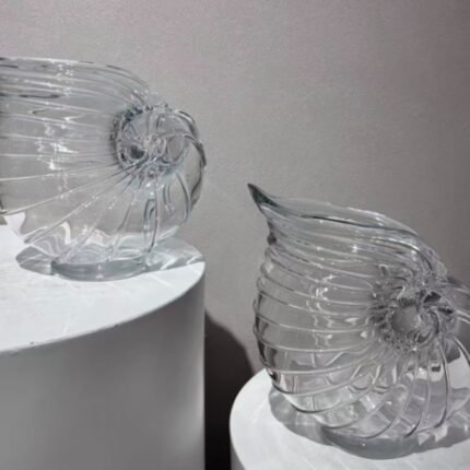 فازة زجاجية تصميم صدفة حلزونية فاخرة - متعددة الأحجام والتدرجات