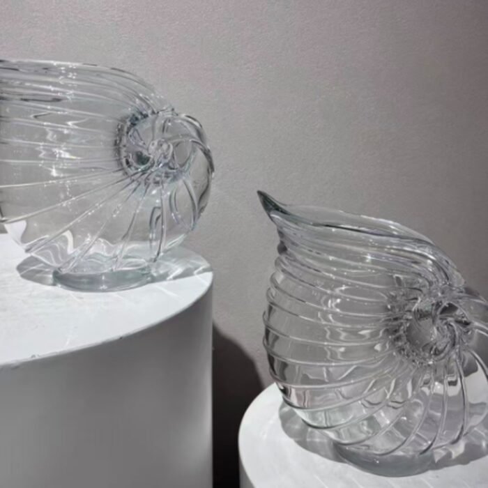 فازة زجاجية تصميم صدفة حلزونية فاخرة - متعددة الأحجام والتدرجات